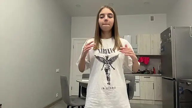 LisaPorse - show belly + show tongue