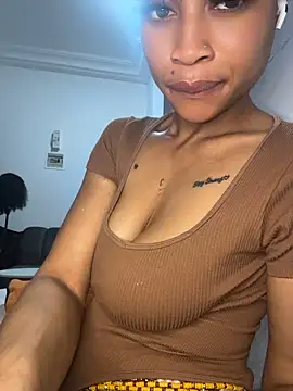 Gwenjio - Oil my boobs