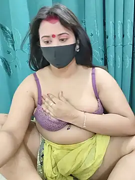 Beauty_Queen_Saniya - Show big boobs