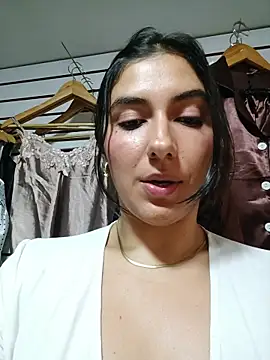 ViolettaWalton1 - Naked in store public