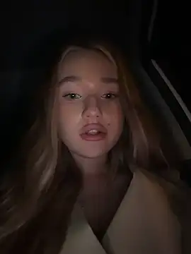 Milaa_sun - drool on tits behind driver🚕