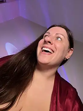 Evelinia - Suck both nipples at the same time