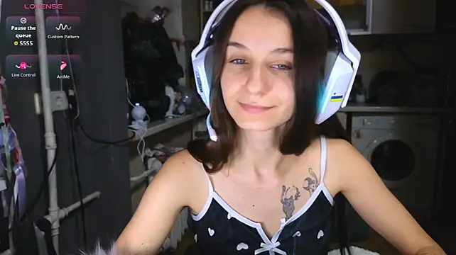 _Nika_Kik - lick breasts