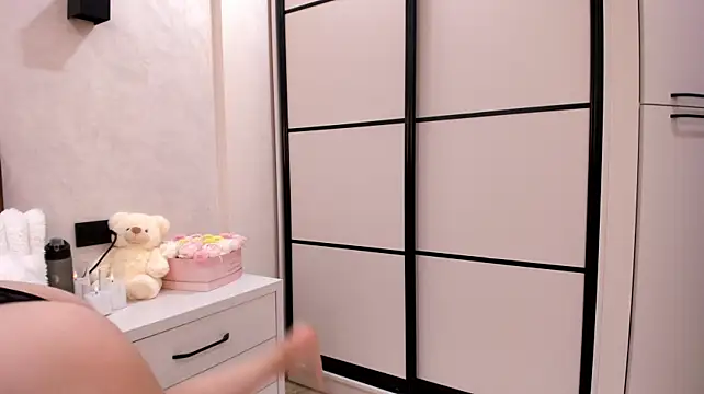 TinyKim_ - My pussy loves every second 🥵