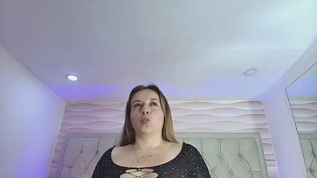 Emely_CaroFg - Doggy and open your ass with both hands