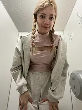 Elsawhere - OFF PANTS IN PUBLIC TOILET😱 + LT VID🔞