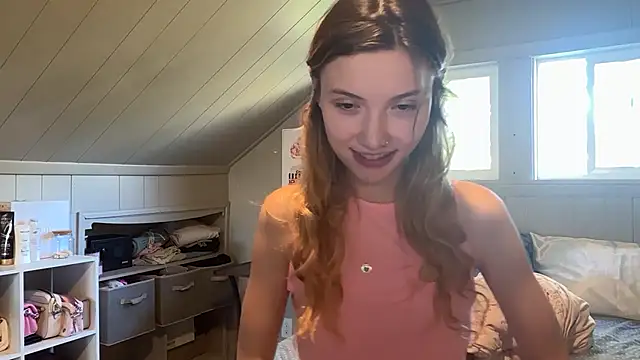Kaialuvv - Strip to lingerie