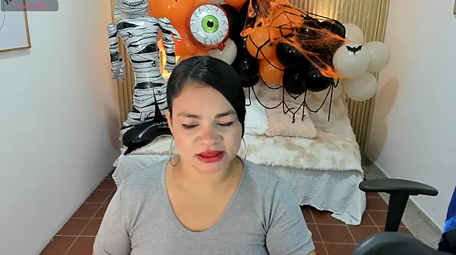Cloe_35 - suck my tits
