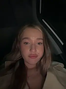 Milaa_sun - drool on tits behind driver🚕