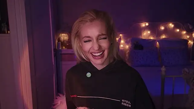 MauiBae's Live XXX Chat