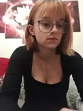 MissTanita - Show boobs and Play