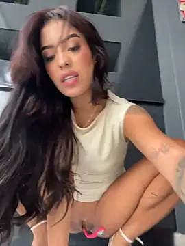 MystiqueXXX - FINGERING PUSSY IN PUBLIC RECEPTION! 🥵