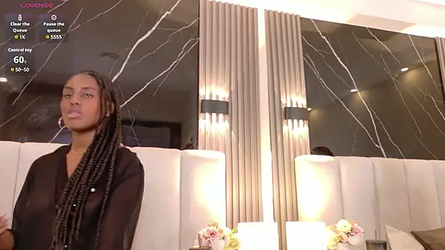 NicolVegaa - 🦋Panty off+ Domi play x 2 min🦋