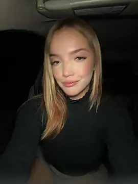 Daddyslut2_0 - Tits out in voyeur park