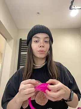 Kyivskyi_Tort - Train pussy with toys