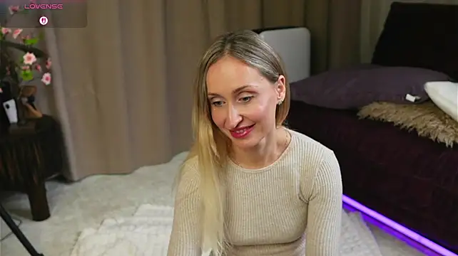 Emely_Moon - Wake up my naughty side 😈