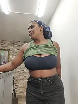 MAREIA_25 - HIDDEN CAM IN STORE MAKE MY PUSSY WET