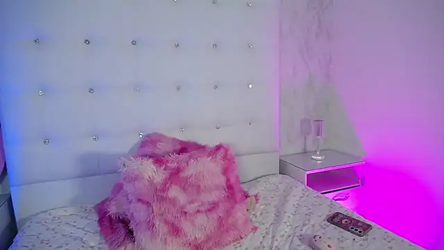 Violletta_blayke - Show pussy hairy closely