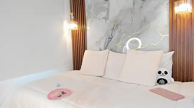 Gabbyy_ - Sucking with a lot of saliva and moans