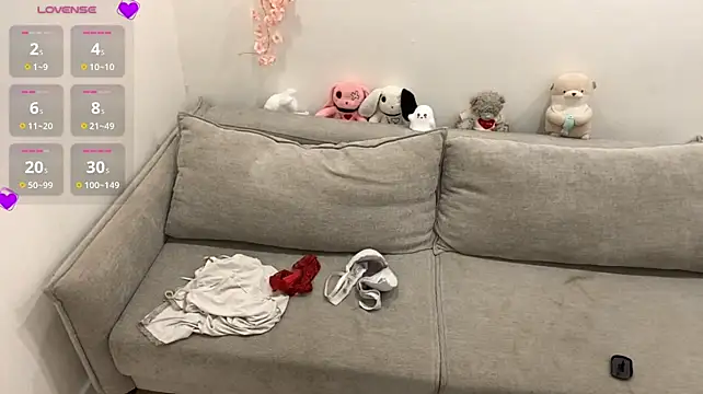 Luna_Nocturne - Show my under boobs