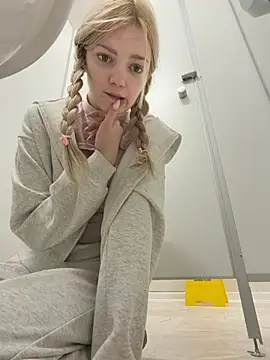 Elsawhere - OFF PANTS IN PUBLIC TOILET😱 + LT VID🔞