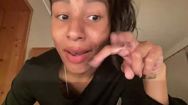 YaraEstelle - I'll show my asshole today for you <3