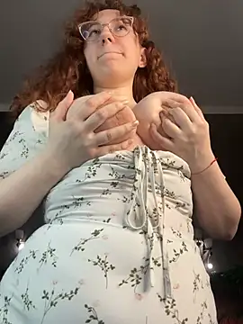 Ellie_coy_ - fingers bra and boobs jumping