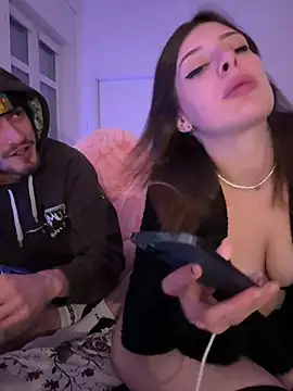 Chaos_and_cream - Lick her Pussy +1min 😋 LT Gets Boob Pic