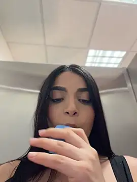 ArieliciousXXX - SQUIRT PUBLIC BATHROOM PRINCESS 💦💦😇