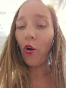 SkyelarSomer - Risky flash boobs in store