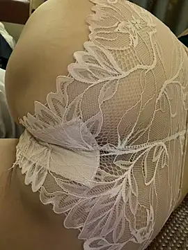 Hara_lusia83 - She has big and sexy breasts.