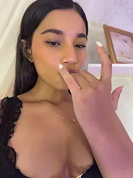AlessiaVallmont - Close up DEEP fingering