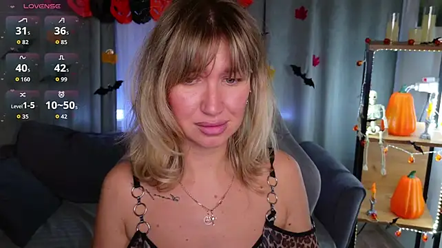 MilaBott - naked and control my toy 6 min LT