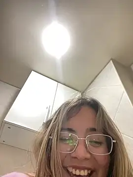 Lindalatina2001 - FLASH ANAL ,DILDO PEQUEÑO