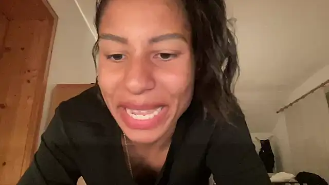YaraEstelle - I'll show my asshole today for you <3