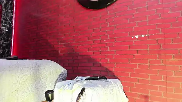 WILD_FIREE_ - Spread pussy + toy 💦