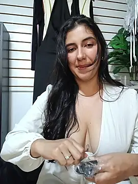 ViolettaWalton1 - Naked in store public