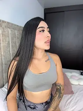 EmiilyEvans_ - show machine