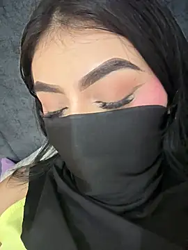 Zharaaa18 - I reveal my lips and run my tongue over