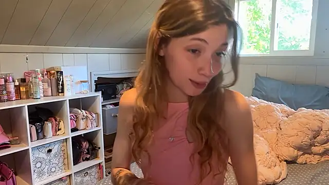 Kaialuvv - Strip to lingerie