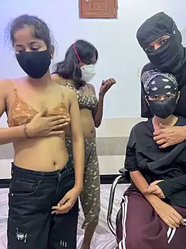 Sexy_trio - Show dick
