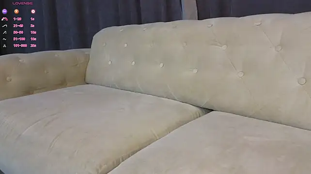 Hannah_lourens - fingers in pussy