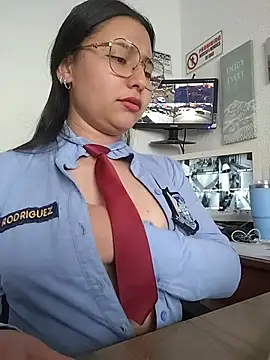 Queen_linda1 - Dildo in pussy under desk  🥵🔥💦