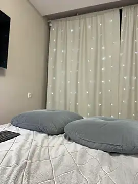 Vika_Gray - Naked boobs + pinch nipples upclose