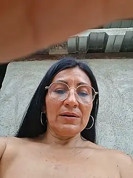Maturexxxnaughty - I masturbate in front of a stranger