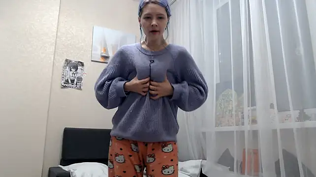 DinaKolter - Okay, take my sweater off.