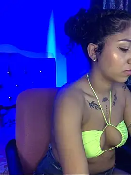 Kehlani_Km - masturbation for 1 min🥵