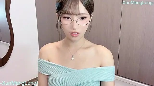 -XunMengLong- - 换一件性感衣服♥