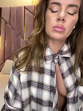 SophieeCharm - Suck U Dry