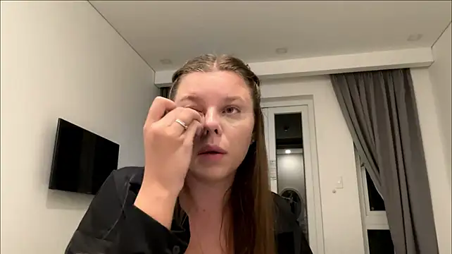 AmieLendor - masturbation video via PM